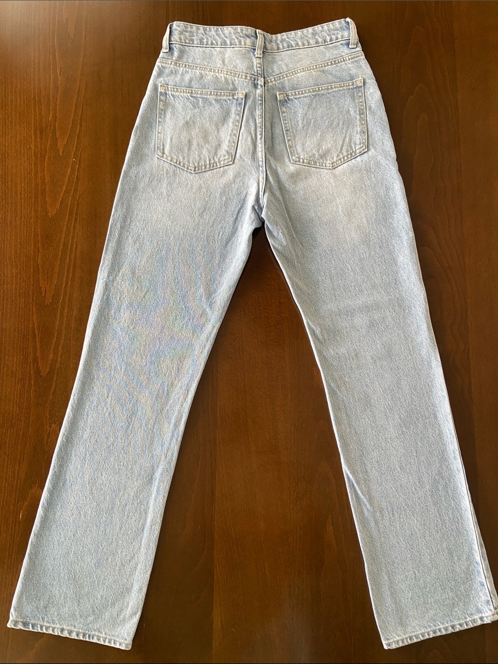 H&M Light Blue Button-Fly High Rise, Straight Leg Jeans. Size 4 - Picture 14 of 14